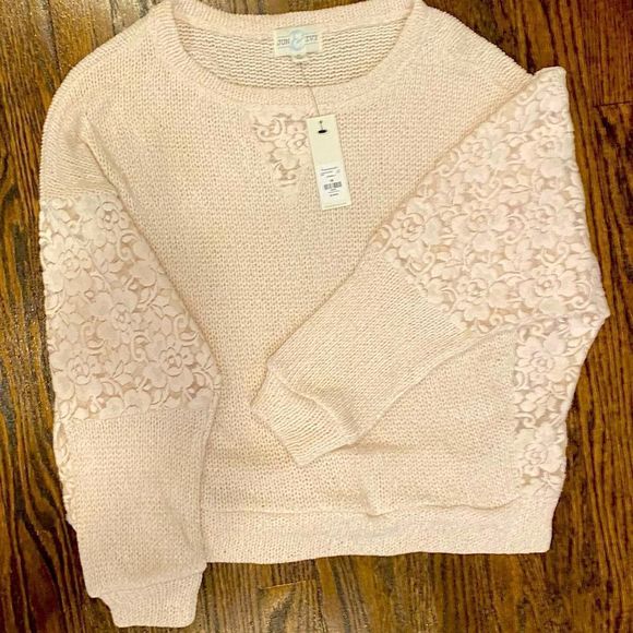 Francesca's Collections Sweaters - Francesca’s Lightweight Light Pink Sweater